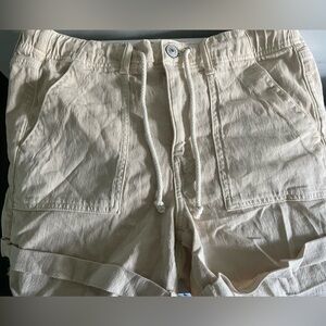 NWT American Eagle Women’s Tomgirl khaki shorts size 10